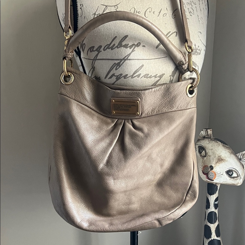 Marc by Marc Jacobs Beige Leather Shoulder Bag